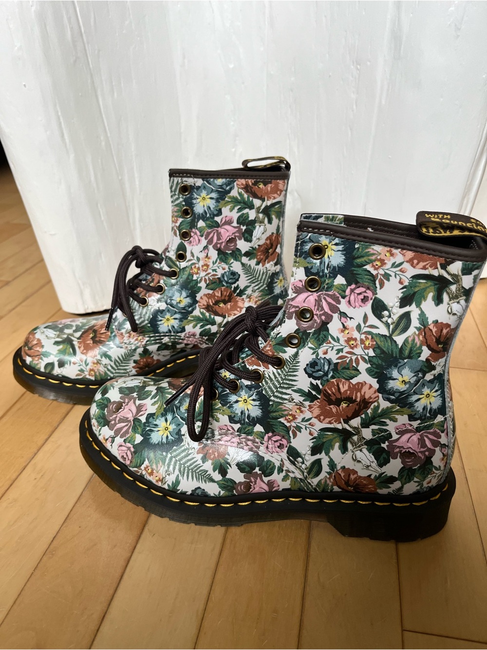 Dr. Martens English Garden 1460 Boots - Picture 3 of 9